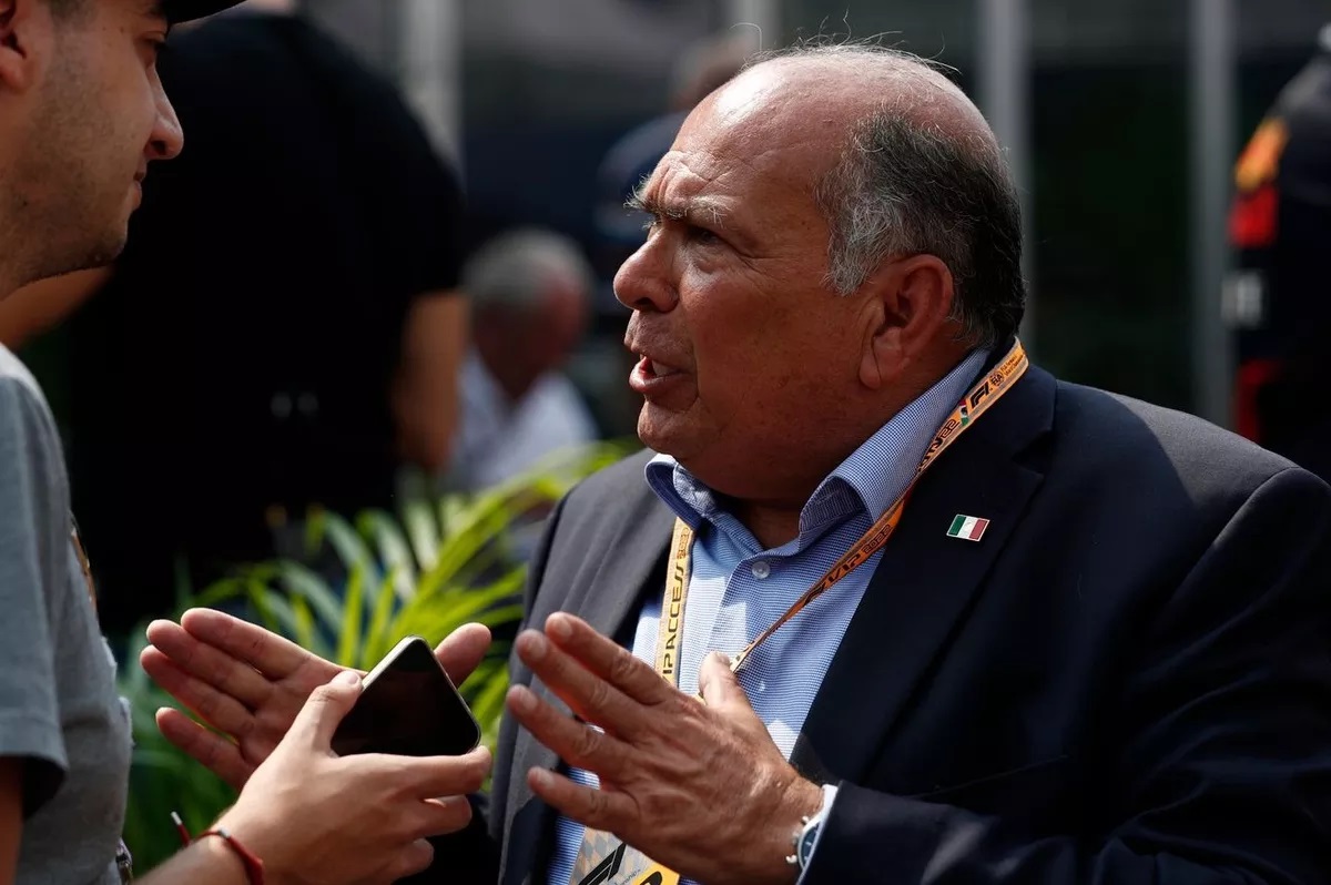 Perez's dad: "Schumacher is in love with my son..."