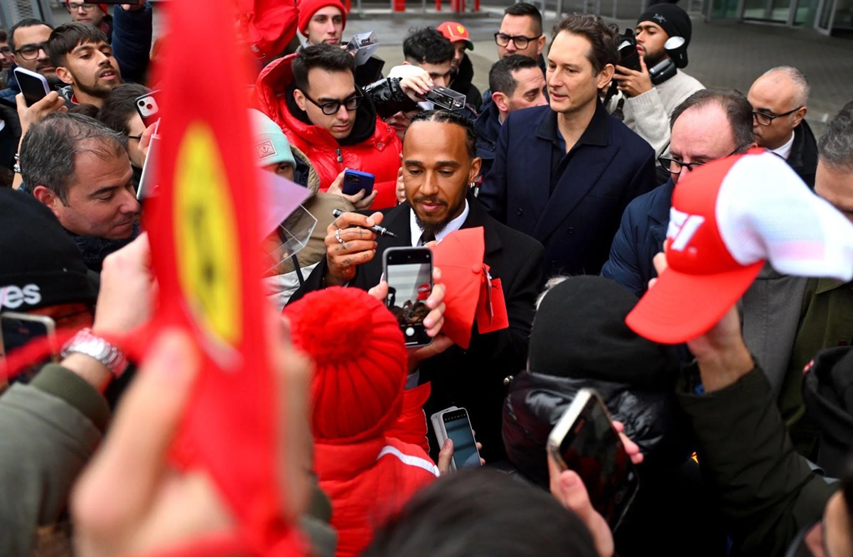 Hamilton'ın Ferrari'deki ilk günü böyle geçti